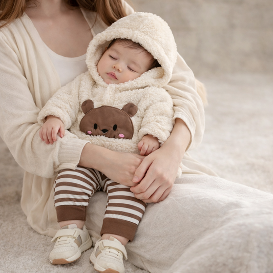 Baby Bear Hooded Fleece Outfit – Cozy 2-Piece Winter Set for Newborn Boys (0–6 Months)