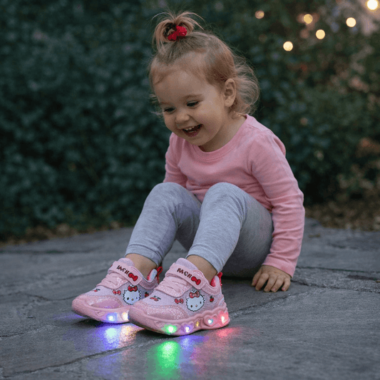 Girls' Heart LED Light-Up Sneakers with Cartoon Graphic | Breathable Low-Top Kids Shoes