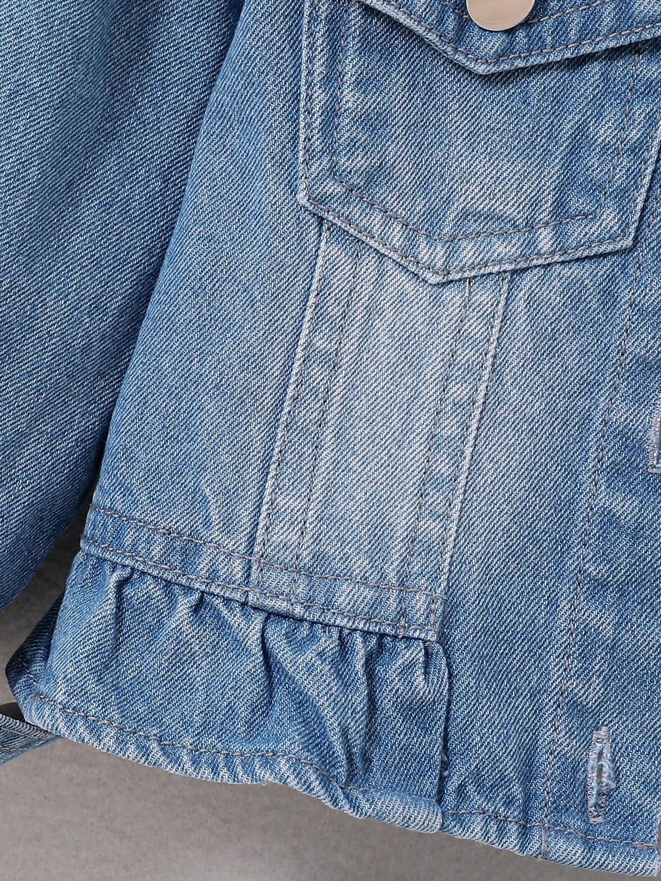 Girls Ruffle Sleeve Denim Jacket – Lightweight Washed Blue Button Jacket (Ages 4–7)