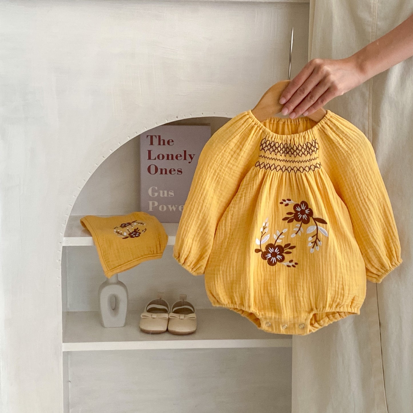 arigold Floral Embroidered Muslin Romper & Bonnet Set – Baby Girl