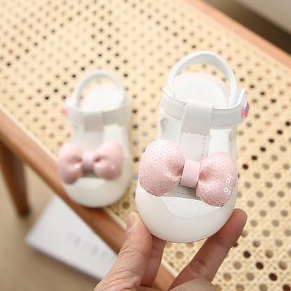 Smiley Cutout-Petal Flower Soft-Sole Baby Girl Sandals | Cushioned First-Walker Style in Pink