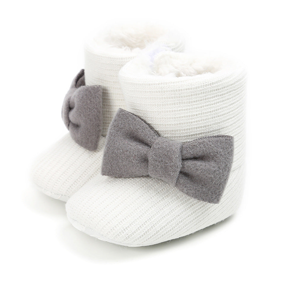 Sunflower Knit Baby Booties – Warm Soft-Soled Winter Shoes (0–12 Months)