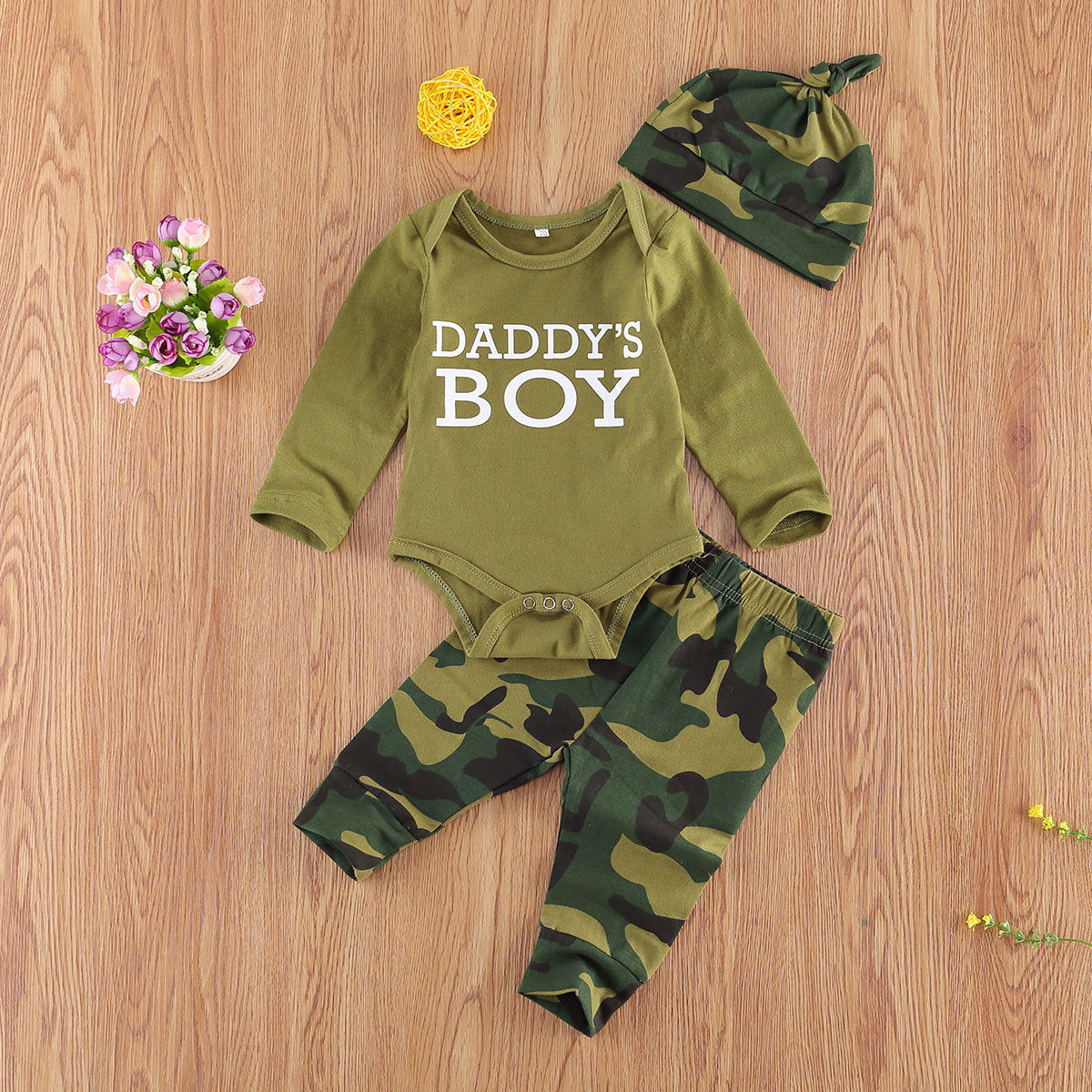 “Daddy’s Girl / Daddy’s Boy” Baby Outfit Set – Cotton Long-Sleeve Bodysuit, Camo Pants & Matching Accessory