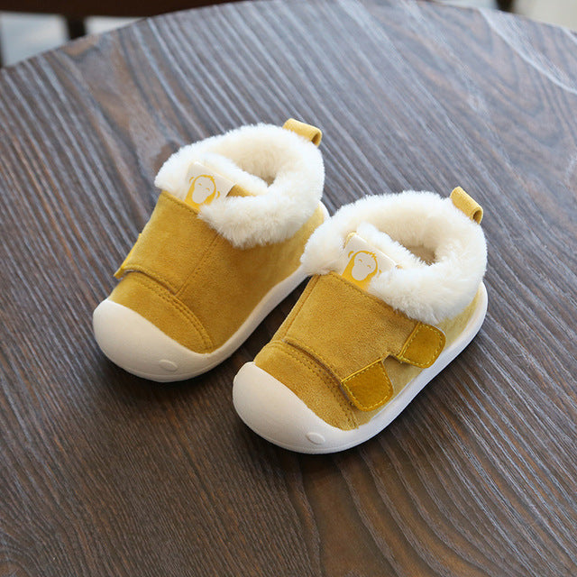 Cozy Toddler Winter Shoes with Fur Lining – Non-Slip Velcro Baby Sneakers