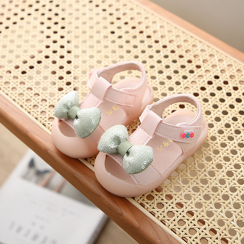 Smiley Cutout-Petal Flower Soft-Sole Baby Girl Sandals | Cushioned First-Walker Style in Pink