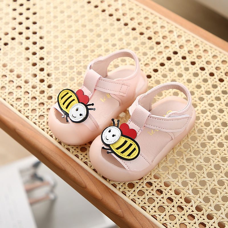 Smiley Cutout-Petal Flower Soft-Sole Baby Girl Sandals | Cushioned First-Walker Style in Pink