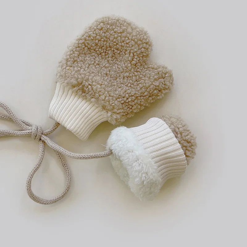Plush Lamb Wool Baby Mittens – Cozy Full-Finger Winter Gloves with Strap (1–3 Years)