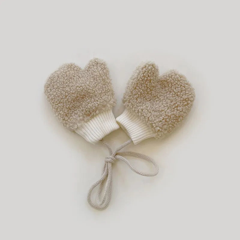 Plush Lamb Wool Baby Mittens – Cozy Full-Finger Winter Gloves with Strap (1–3 Years)
