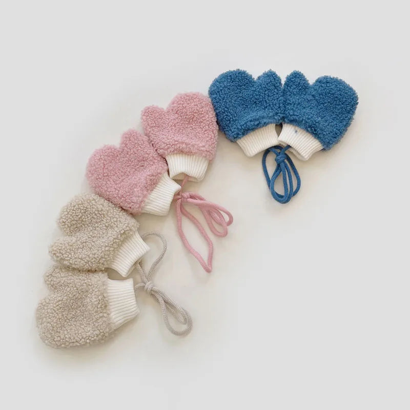 Plush Lamb Wool Baby Mittens – Cozy Full-Finger Winter Gloves with Strap (1–3 Years)