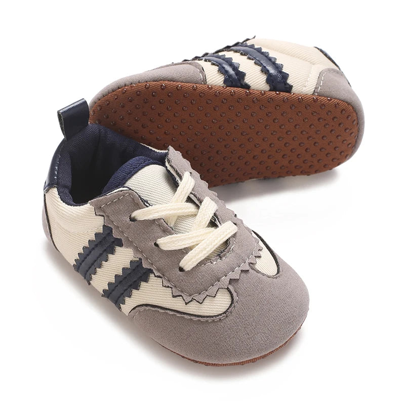 Scalloped Stripe Soft-Sole Baby Sneakers with Lace-Up Detail