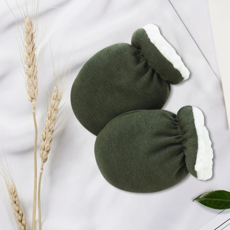 Newborn Anti-Scratch Baby Mittens – Soft Protective Hand Covers (0–12 Months)