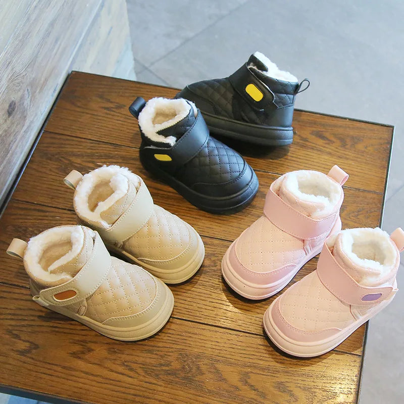 Baby Plush Snow Booties – Warm First Walker Boots (0–18 Months)