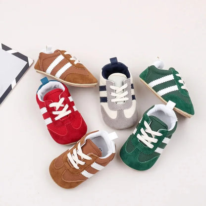 Scalloped Stripe Soft-Sole Baby Sneakers with Lace-Up Detail