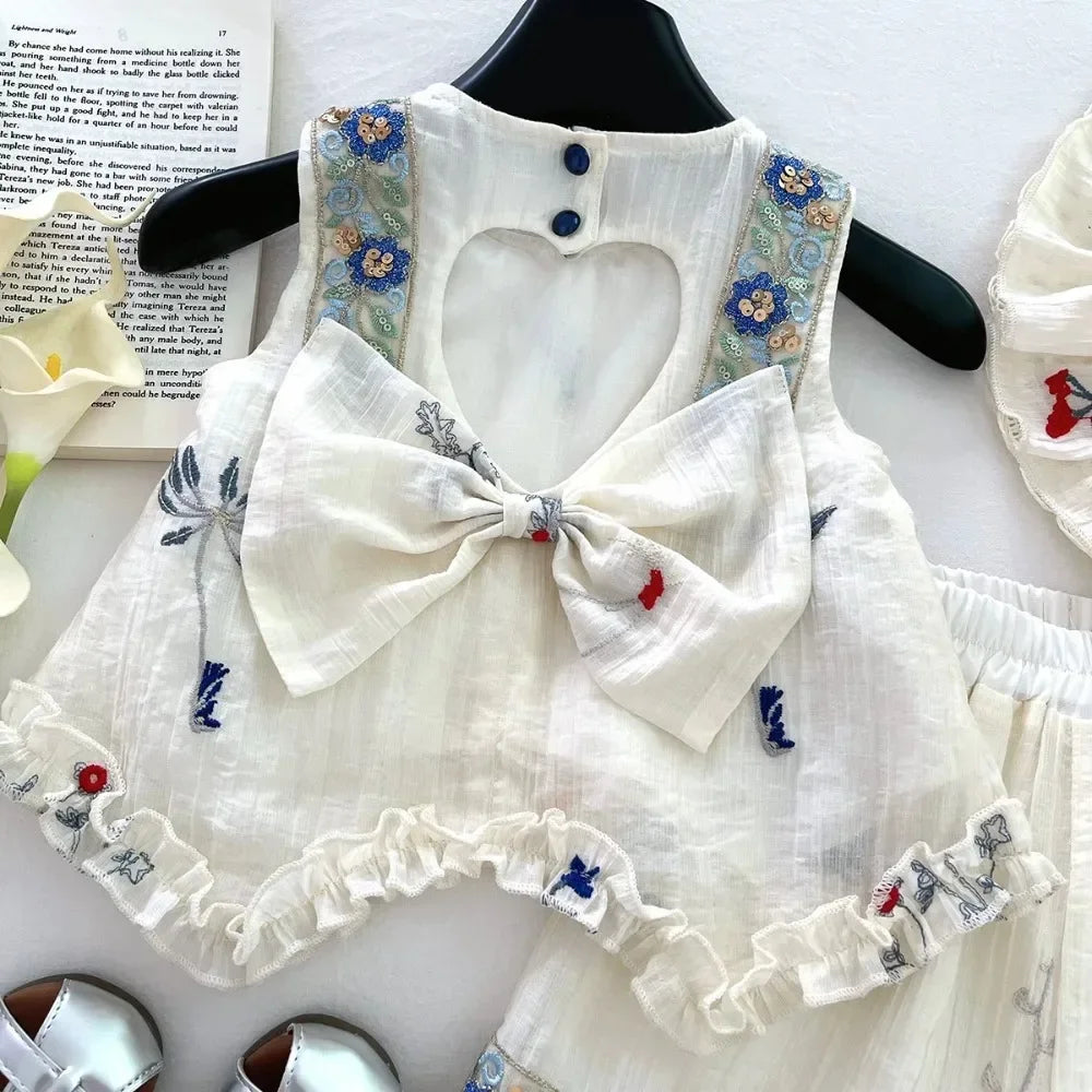 Heart-Back Daisy Trim Girls’ Sleeveless Top & Shorts Set