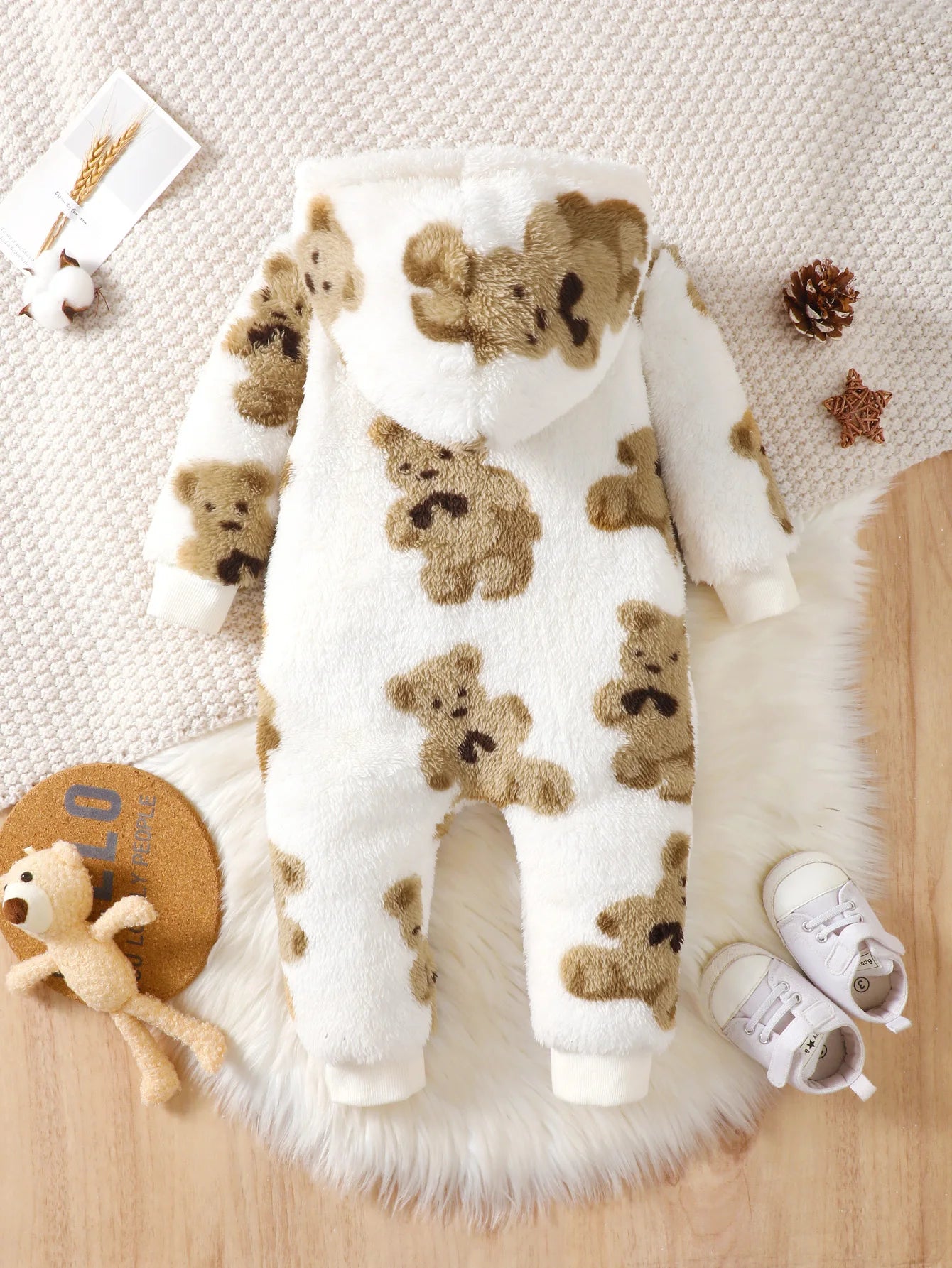 Winter Plush Baby Jumpsuit – Hooded Bear Romper with Slanted Zipper (3–24 Months)