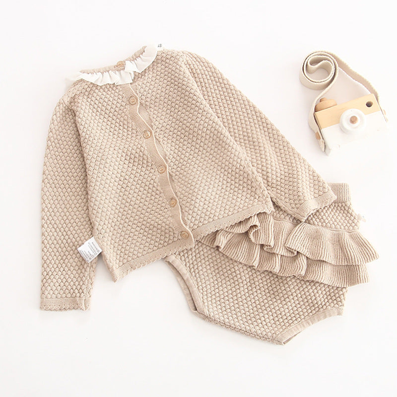 Baby Girl Knitted Outfit Set – Embroidered Top with Lotus Leaf Collar & Ruffle Shorts