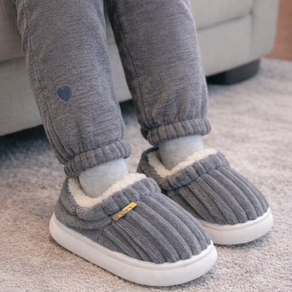 Cozy Winter Slippers for Kids – Plush-Lined, Non-Slip Indoor Shoes (Toddlers & Kids)